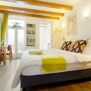 Studio met een King Size Bed